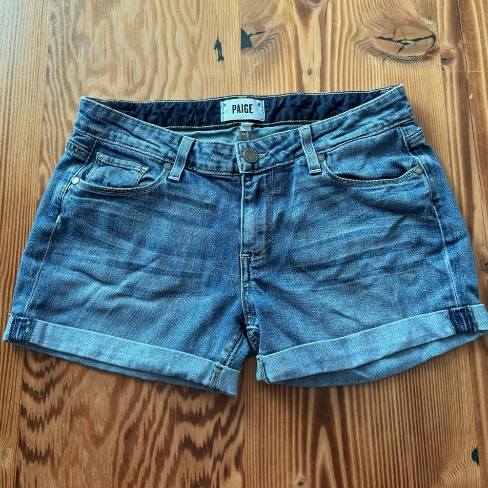 PAIGE Hutton Cuffed Denim Shorts in Toni Wash